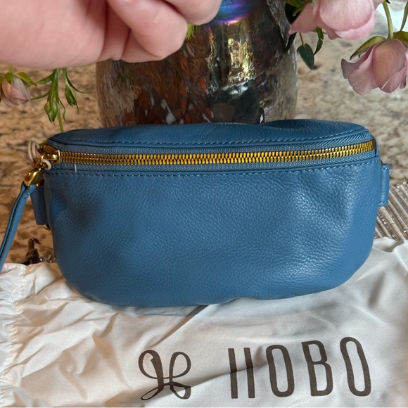 NEW HOBO Leather Adjustable Fern Belt/Crossbody Bag In Dusty Blue - Picture 3 of 13